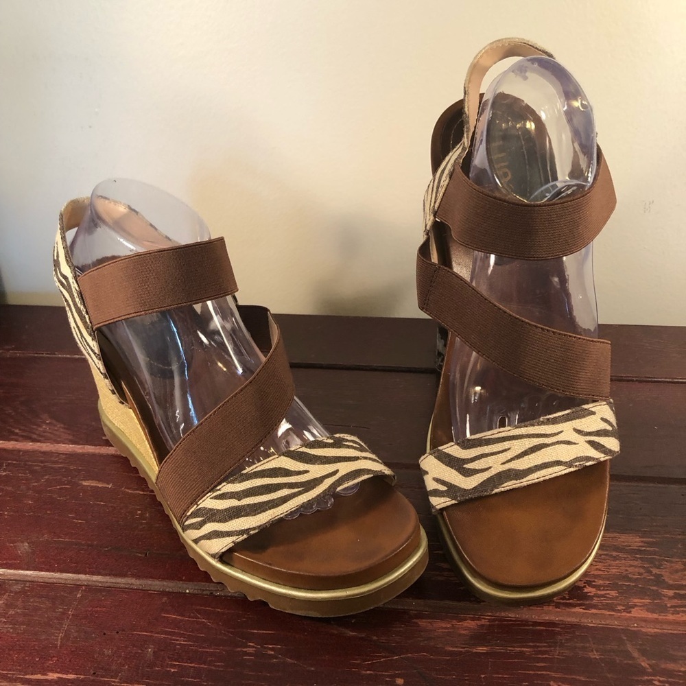 Lucca Lane Delaney Wedge Heel Sandals Brown and Tan Size 11